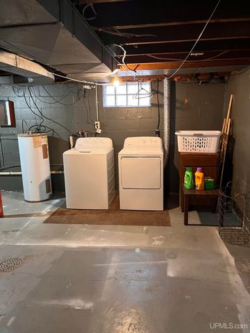 1824 River Street, Niagara C-wi, WI 54151