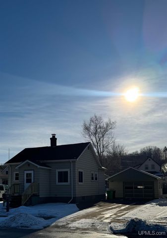 1824 River Street, Niagara C-wi, WI 54151