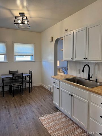 1824 River Street, Niagara C-wi, WI 54151