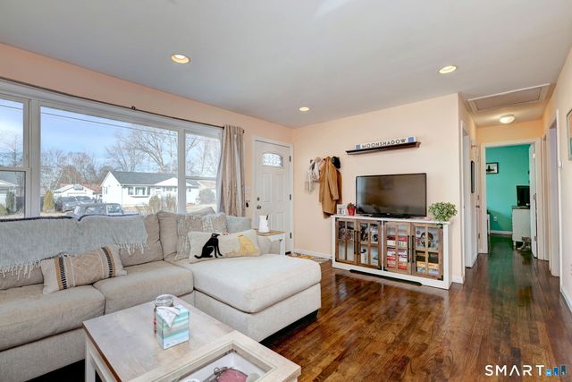 46 Aircraft Road, West Haven, CT 06516