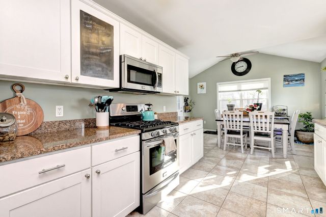 46 Aircraft Road, West Haven, CT 06516