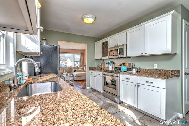 46 Aircraft Road, West Haven, CT 06516