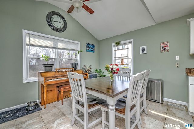 46 Aircraft Road, West Haven, CT 06516