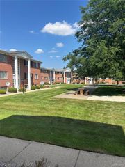8171 Denwood Drive K-3, Sterling Heights, MI 48312