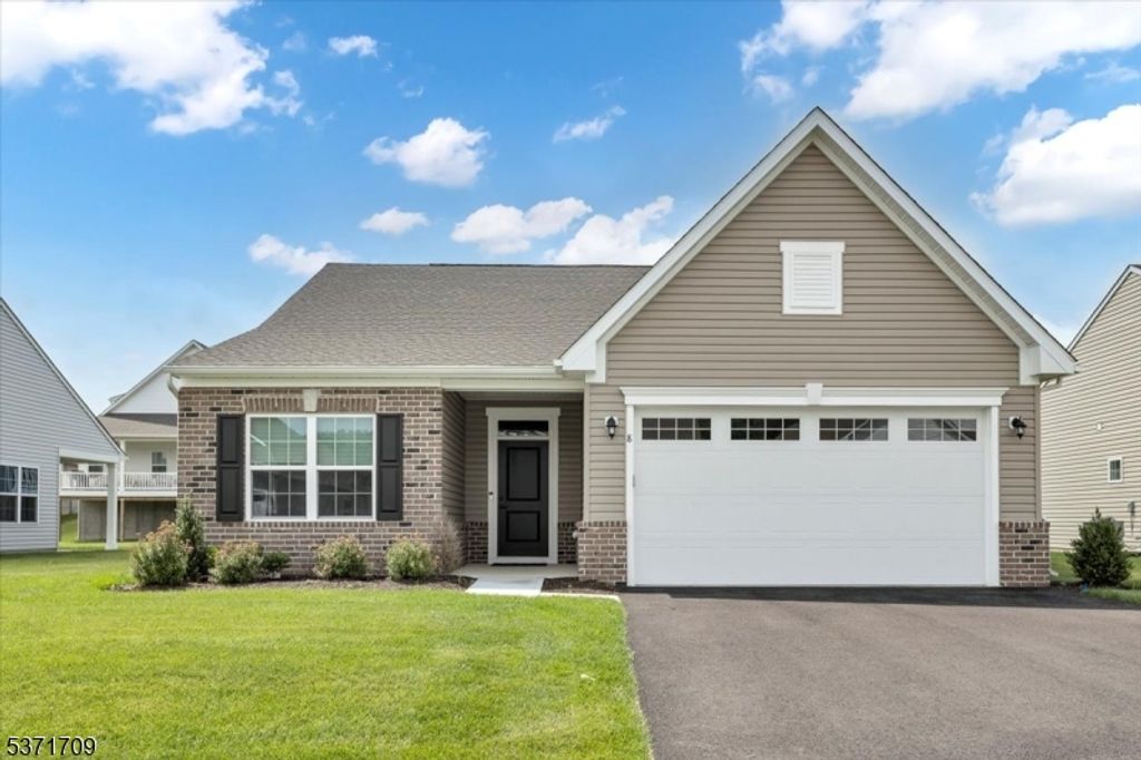 8 Middle Ln, Mansfield Twp., NJ 07865