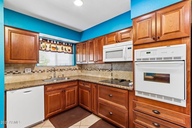 10535 W PRAIRIE HILLS Circle, Sun City, AZ 85351
