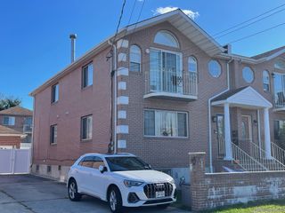 88-22 70th Road 2nd Fl, Forest Hills, NY 11375