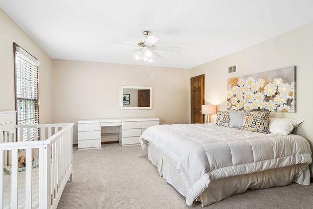 5644 Oakwood Circle, Long Grove, IL 60047