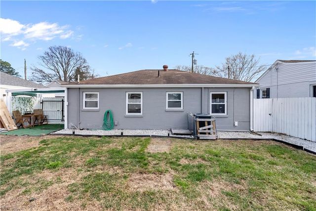 3764 Larkin ST, Norfolk, VA 23513