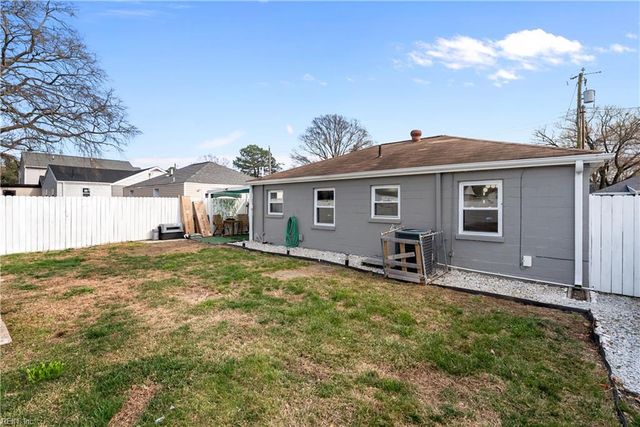 3764 Larkin ST, Norfolk, VA 23513