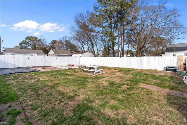 3764 Larkin ST, Norfolk, VA 23513