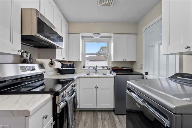 3764 Larkin ST, Norfolk, VA 23513