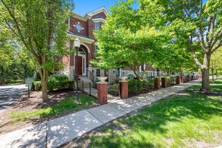 1127 Gilbert Avenue 1127, Downers Grove, IL 60515