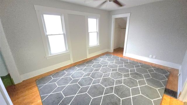 701 E 5th Street N, Newton, IA 50208