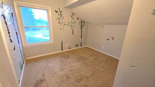 701 E 5th Street N, Newton, IA 50208