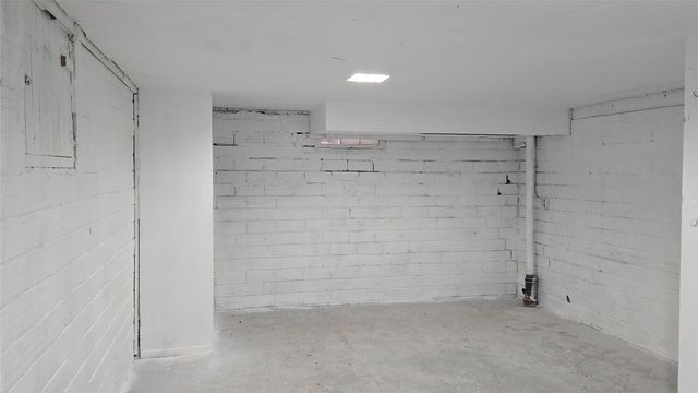 701 E 5th Street N, Newton, IA 50208