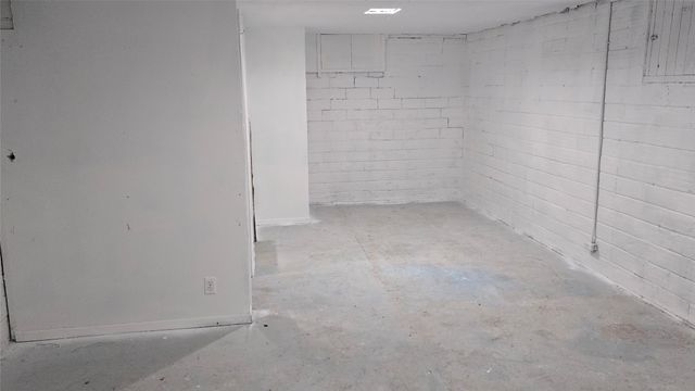 701 E 5th Street N, Newton, IA 50208