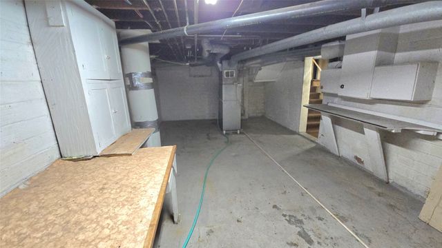 701 E 5th Street N, Newton, IA 50208