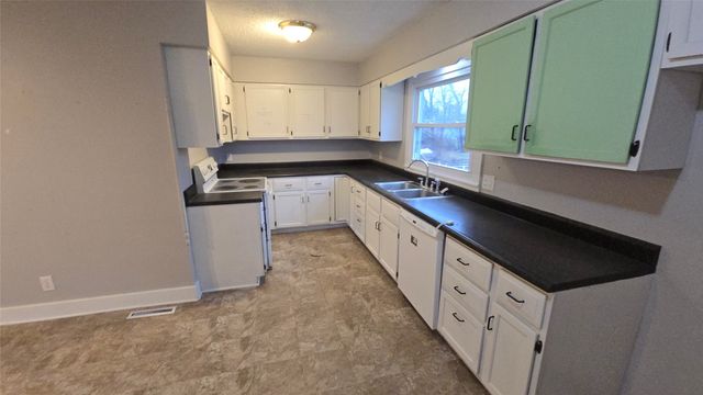 701 E 5th Street N, Newton, IA 50208