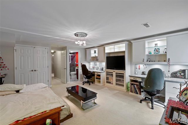 608 Highview Circle Drive, Ballwin, MO 63021