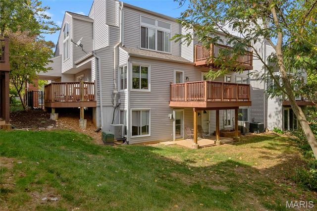 608 Highview Circle Drive, Ballwin, MO 63021