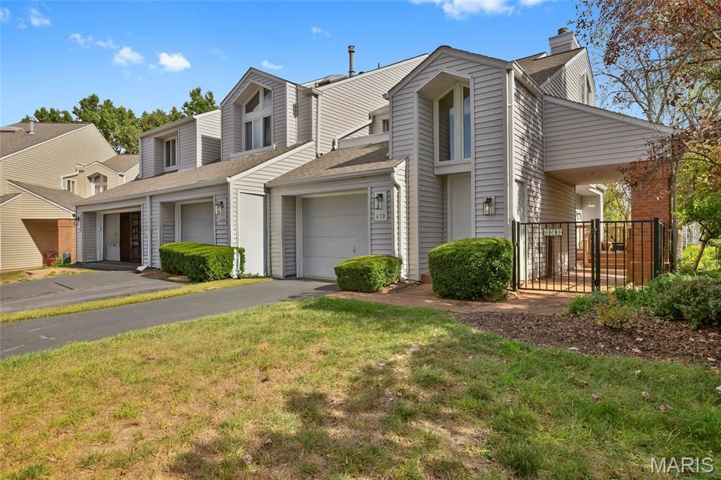 608 Highview Circle Drive, Ballwin, MO 63021