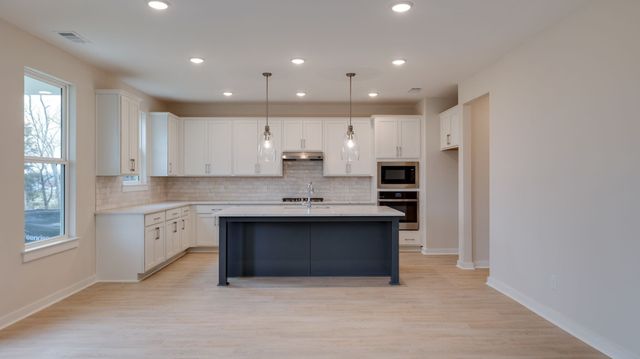 3592H Heartland drive, Columbia, TN 38401