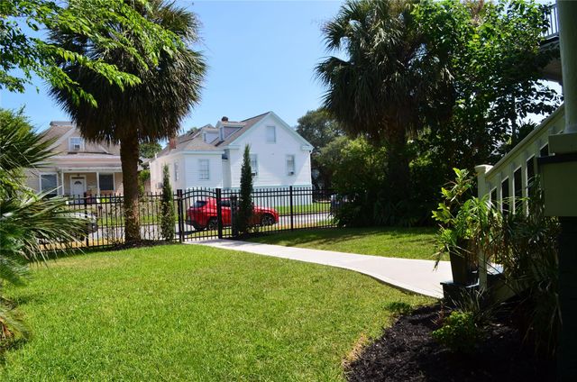 1624 Avenue K, Galveston, TX 77550