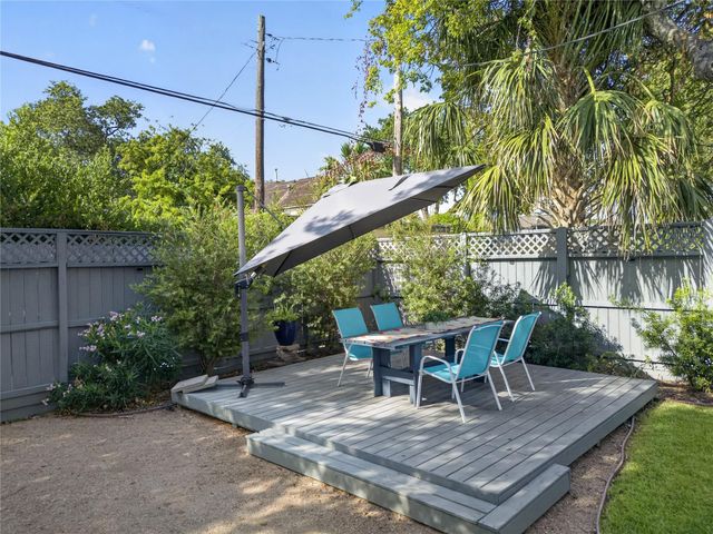1624 Avenue K, Galveston, TX 77550