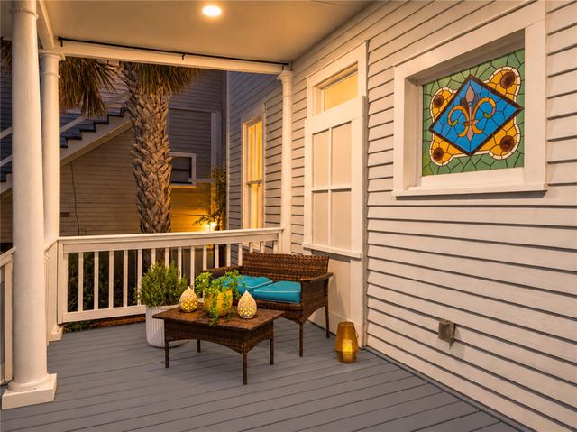 1624 Avenue K, Galveston, TX 77550