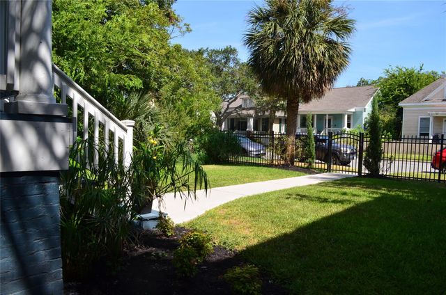 1624 Avenue K, Galveston, TX 77550