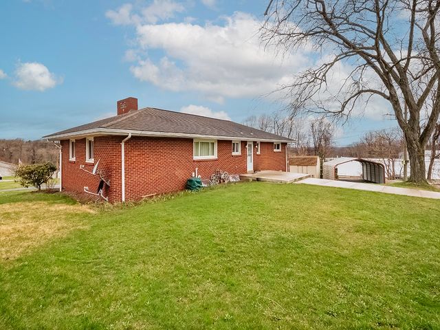 1 Westwood Drive, Hempfield Twp, PA 15644