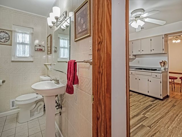 1 Westwood Drive, Hempfield Twp, PA 15644