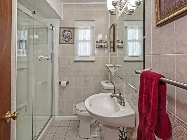 1 Westwood Drive, Hempfield Twp, PA 15644