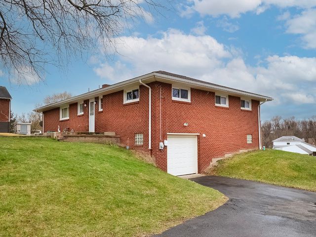 1 Westwood Drive, Hempfield Twp, PA 15644
