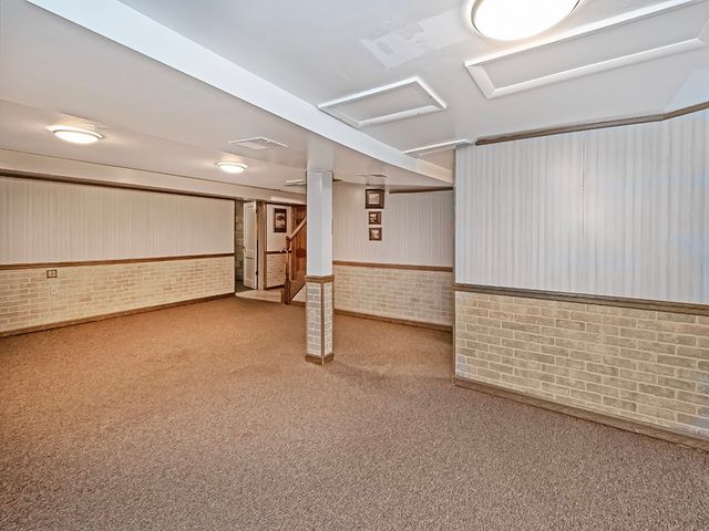 1 Westwood Drive, Hempfield Twp, PA 15644