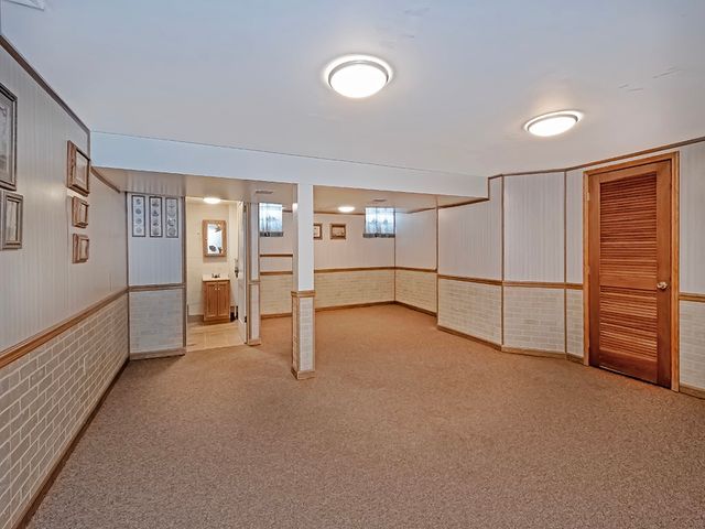 1 Westwood Drive, Hempfield Twp, PA 15644