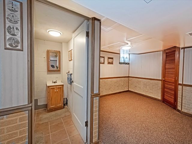 1 Westwood Drive, Hempfield Twp, PA 15644