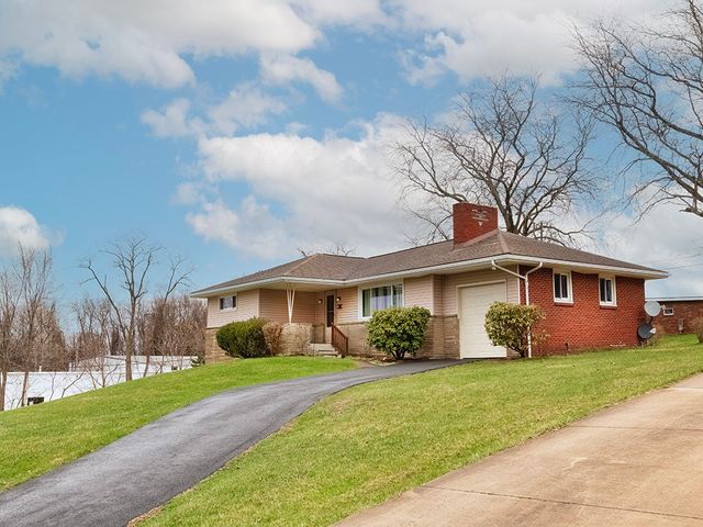 1 Westwood Drive, Hempfield Twp, PA 15644