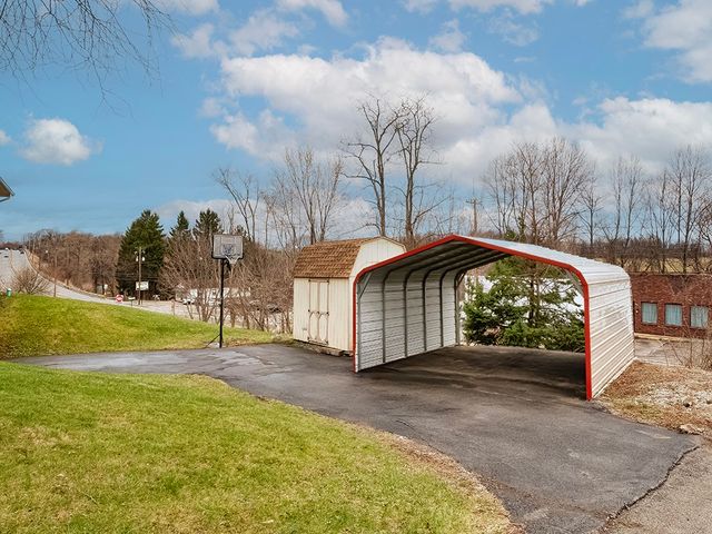 1 Westwood Drive, Hempfield Twp, PA 15644