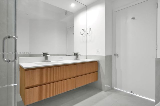 808 Brickell Key Dr 3007, Miami, FL 33131