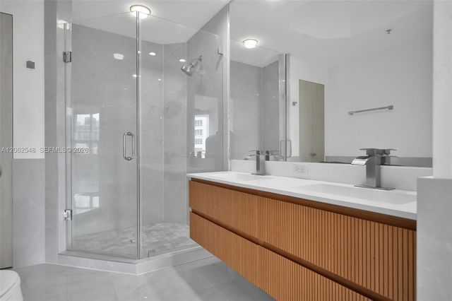 808 Brickell Key Dr 3007, Miami, FL 33131