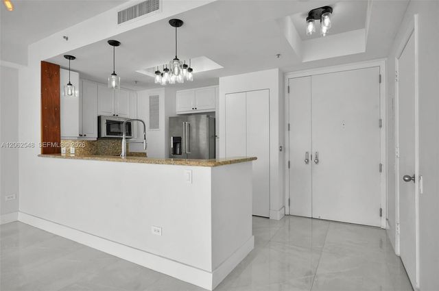 808 Brickell Key Dr 3007, Miami, FL 33131