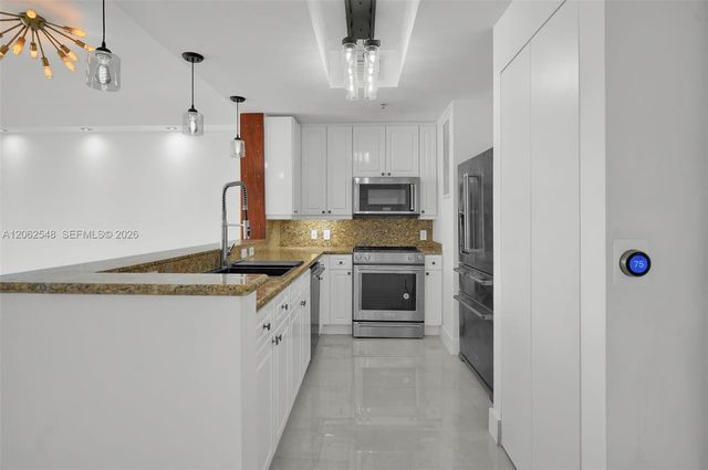 808 Brickell Key Dr 3007, Miami, FL 33131