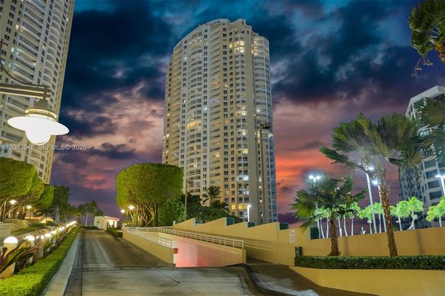 808 Brickell Key Dr 3007, Miami, FL 33131