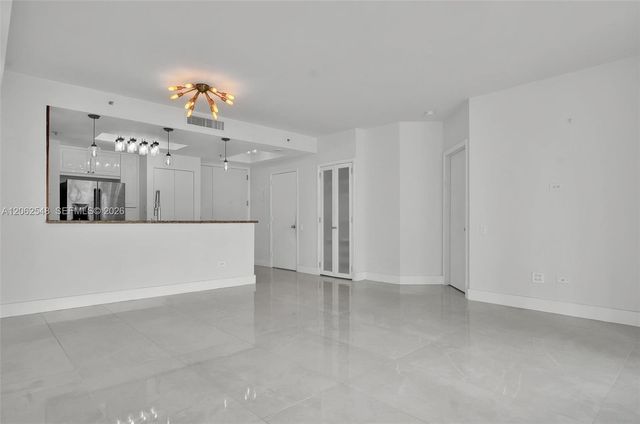 808 Brickell Key Dr 3007, Miami, FL 33131