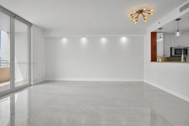 808 Brickell Key Dr 3007, Miami, FL 33131