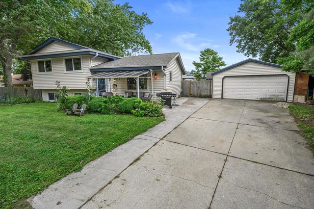 2645 Holly Grove COURT, Racine, WI 53402