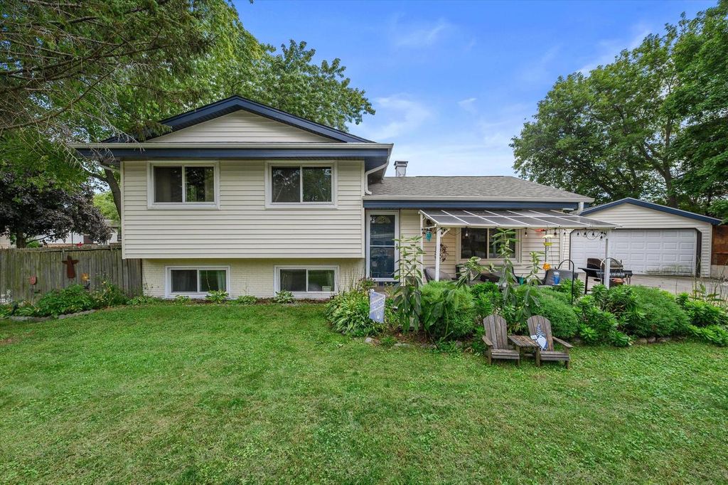 2645 Holly Grove COURT, Racine, WI 53402