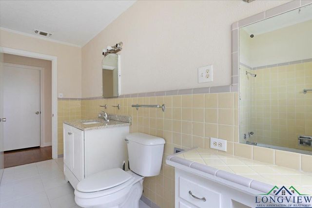 104 Mackinnon, Mount Pleasant, TX 75455